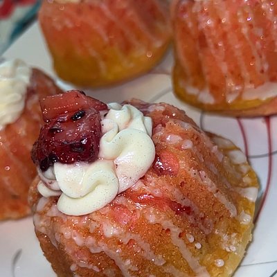 1 Dozen Strawberry Lemonade Bundt Cakes