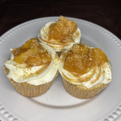 Peach Cobbler Cupcakes 
