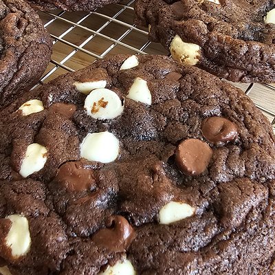Double Chocolate Chip Cookie