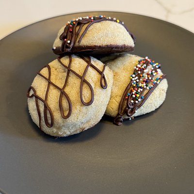 Cookies By The Dozen