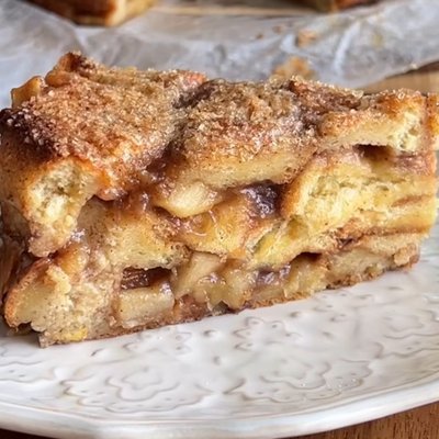 Apple Bread Pudding (🌱 If vegan Cream Is Selected)