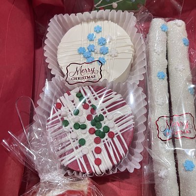 1 Dozen Chocolate Dipped Oreos (Original or Vanilla)