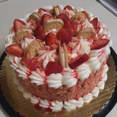 Strawberry Crunch Cake