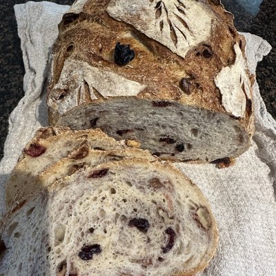 🍁 Walnut & Cranberry Sourdough Bread