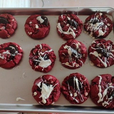 Red Velvet Oreo Cookies 