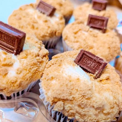 Gourmet Cupcakes (1 Dozen)