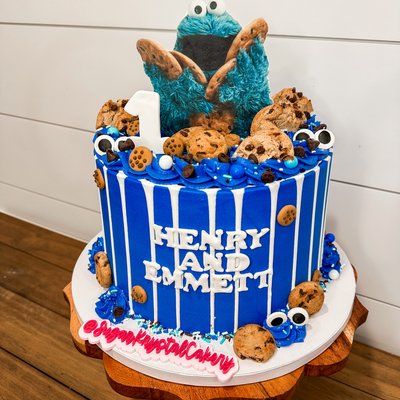 9” Custom Cake (Feeds 25-30)