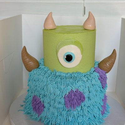 Small 2-Tiered Cake (12-16 servings)