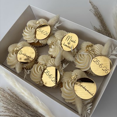 6 cupcakes