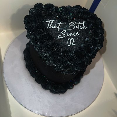 HEART CAKE (6 INCH-7INCHES  )