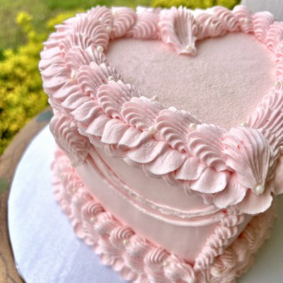 6 inch Vintage Heart Cake