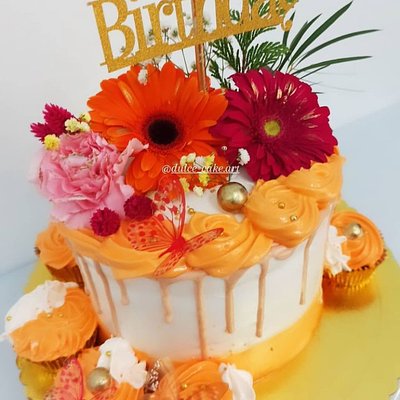 Cake Flower And Cupcakes 🍂