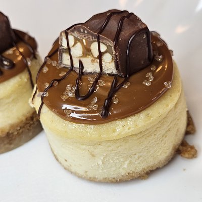 Mini Snickers Cheesecake 