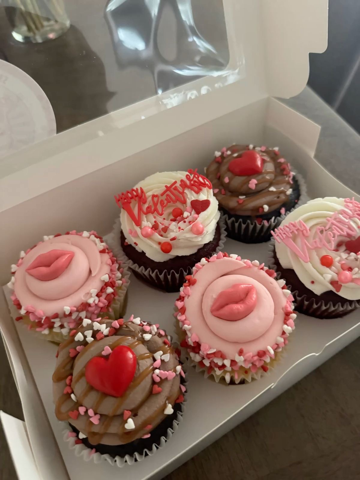 6ct Valentine Cupcakes