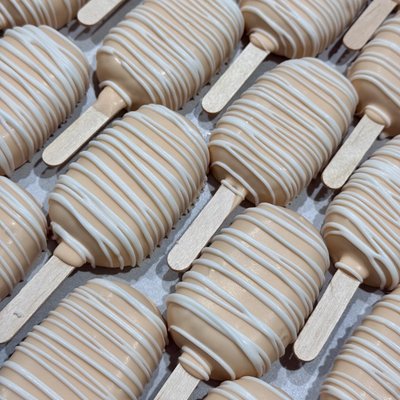 Orange Creamsicle Cake Pops