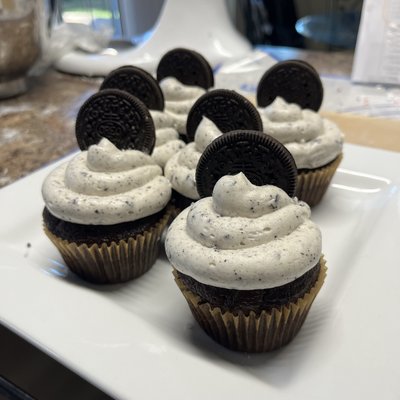GF Cookies And Cream Cupcake