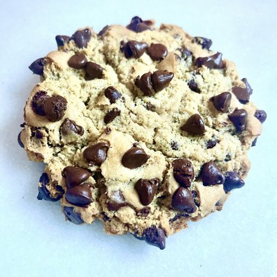 6 Colossal Chocolate Chip Cookie