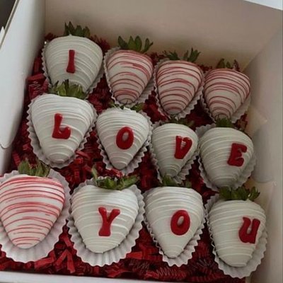 VDay - Option3 1 Dozen berries w/customizable message