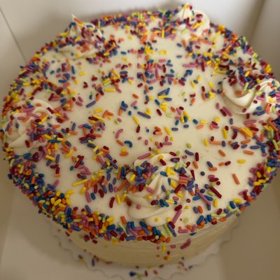 Sprinkled Triple Vanilla Cake & Vanilla Buttercream Frosting 