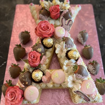 ADD ON: Crown Cake