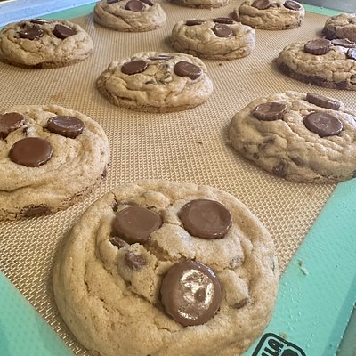 Peanut Butter Chocolate Chip Cookies 12 pack