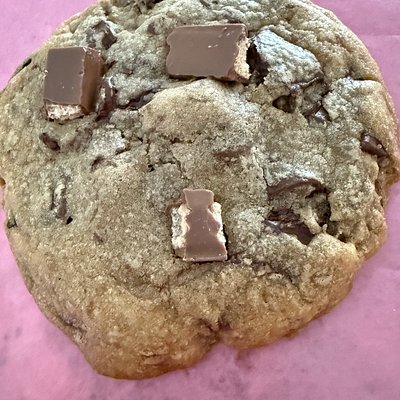 Kit Kat Stuffed Cookie 