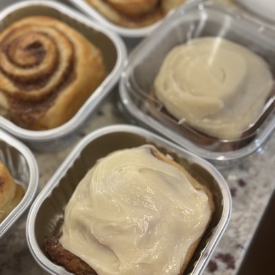 Large Cinnamon Roll