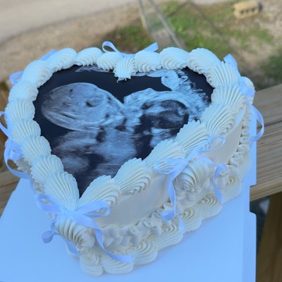 8” 2 Layer Heart Shaped Cake - About 26 Servings 