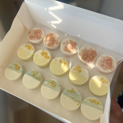Assortment Box - Cake Pucks