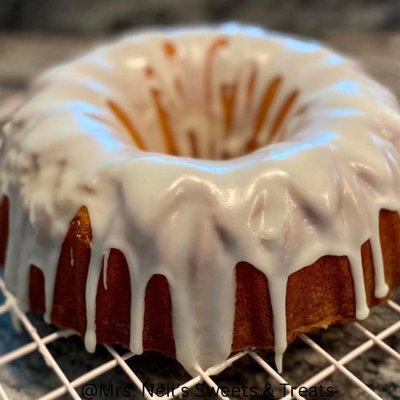 Five Flavor Pound Cake