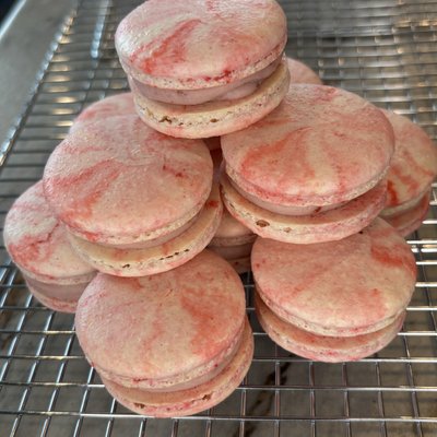 Strawberry Cheesecake Macarons