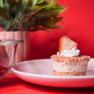 Strawberry Crunch Cheesecake