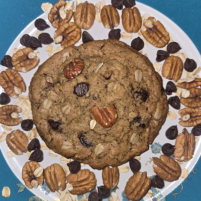 Oatmeal Chocolate Chip Pecan Cookie
