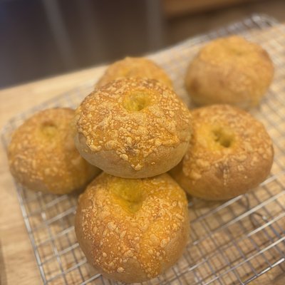 Cheddar Bagels - 4pk