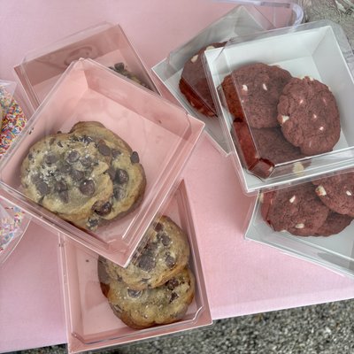 Cookies By The Dozen