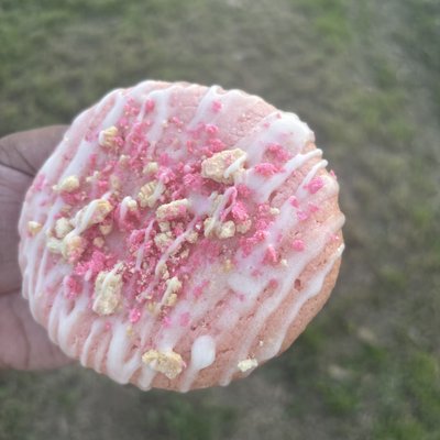 strawberry crunch cookie