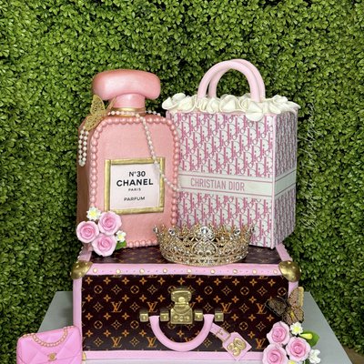 Realistic Fondant Covered Cakes 