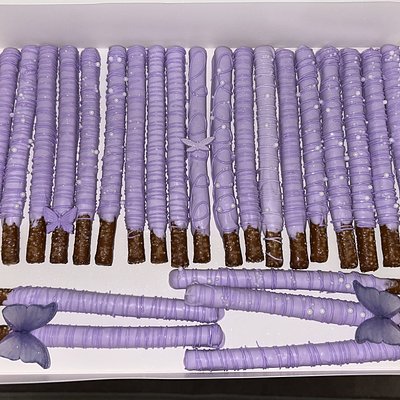 Chocolate Dipped Pretzels