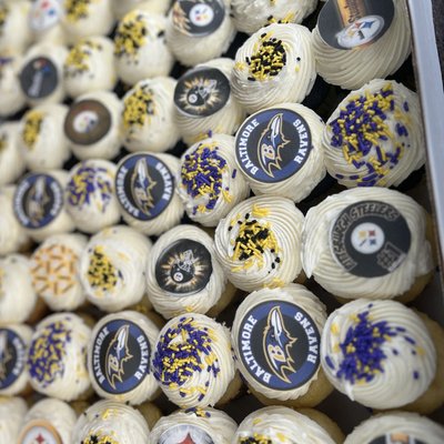  Character cupcakes 