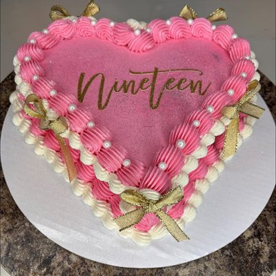 1 Layer 8” Heart Cake 