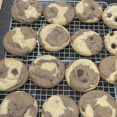 Brookie (Brownie + Cookie)