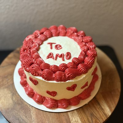 Round Valentines Cakes 