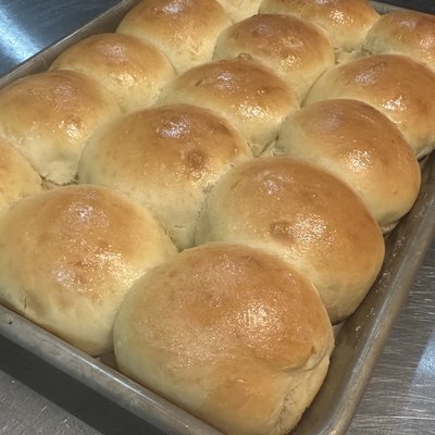 1 Dozen Dinner rolls
