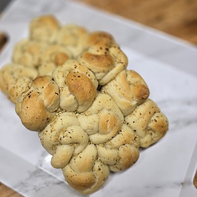 Sourdough Garlic Knots