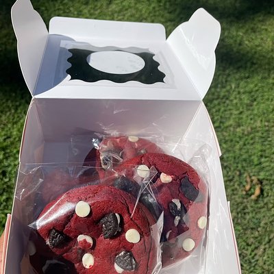 red velvet oreo (3pack) cookies