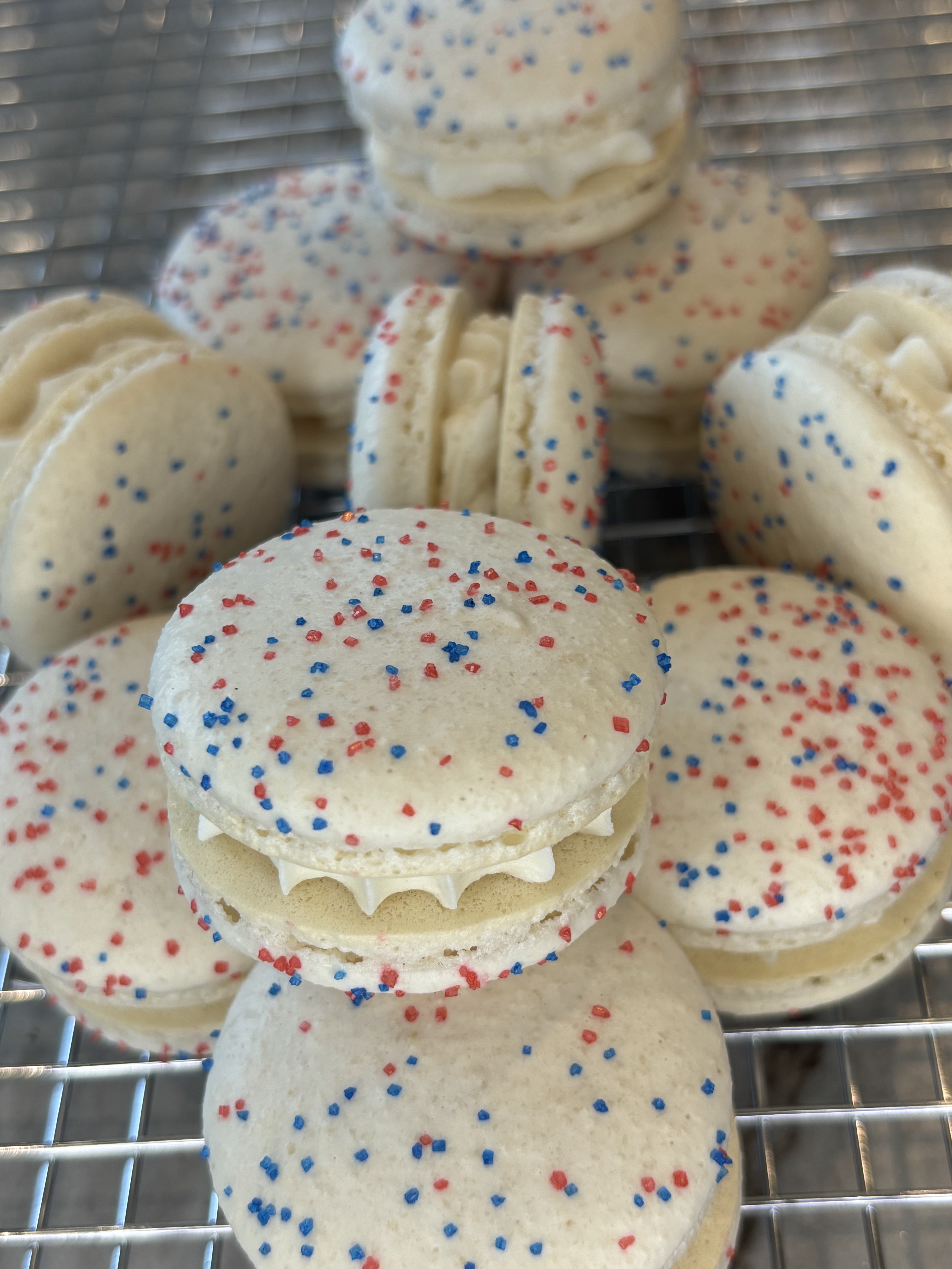 Buttercream macarons