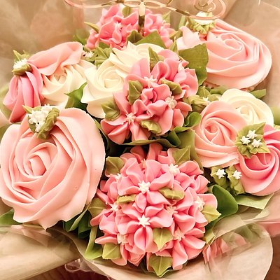 Valentine Cupcake Bouquet