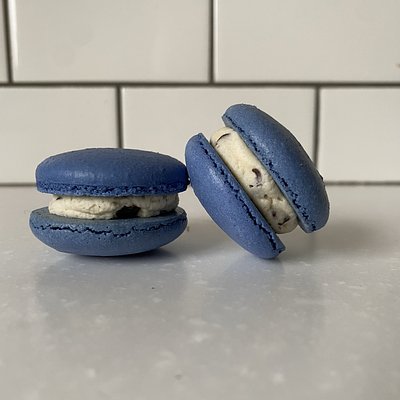 Chocolate Chip Macaron