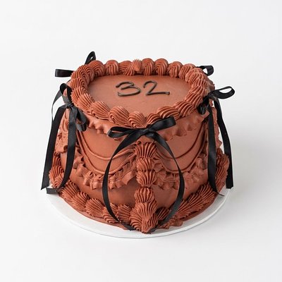 6" Heart Cake  (Feeds 8-12 People )
