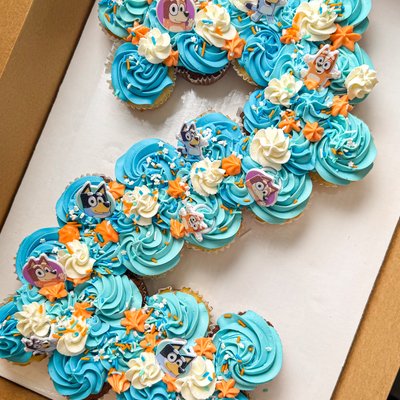 Pull Apart Cupcake Cake